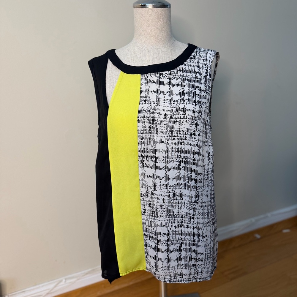 BCBGMaxazria Color Block Cut-Out Tunic Blouse Top M EUC Edgy Artsy Avant-Garde